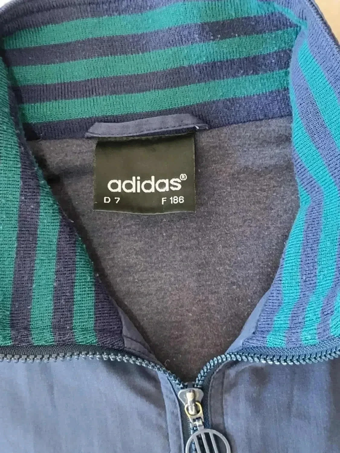 Navy blue Adidas vintage 90s jacket Size D7 F186 (L) – photo 7